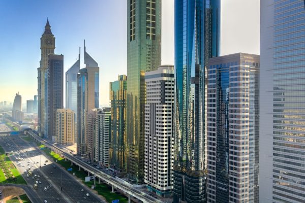 Dubai: Um Centro de Oportunidades para Investidores Brasileiros com Visão Global